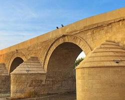 detalle arcos 14 y 15 originales puente romano de cordoba, generada por IA